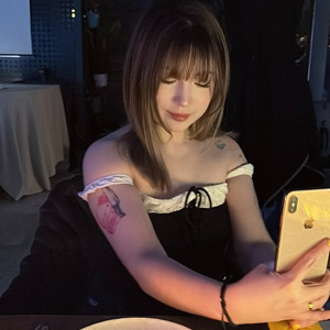 猛操伪娘臭婊子
